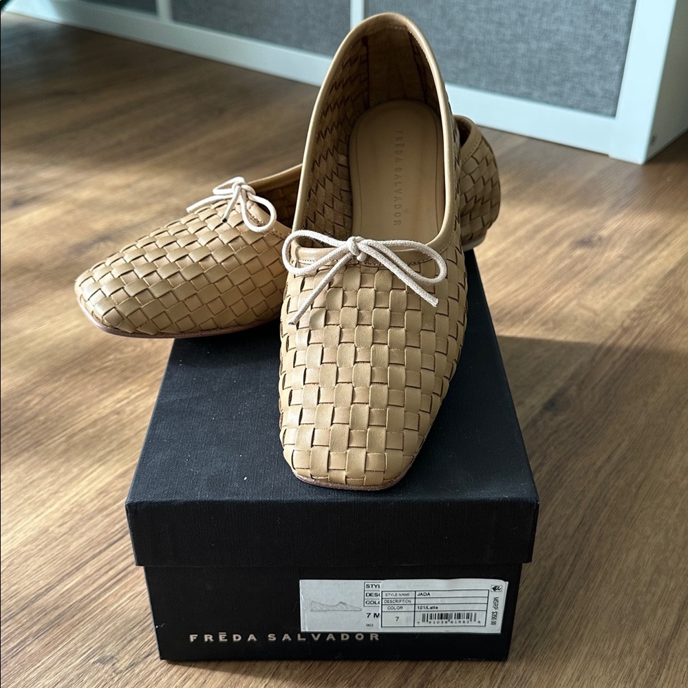 Freda Salvador Jada Ballet Flat Latte sz 7 **NEW IN BOX**